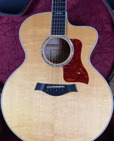 Taylor 615-CE Jumbo